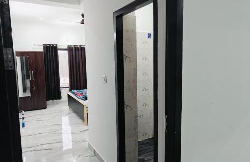 Mohangarh House | Group Stay - Non AC Room Near IIM College