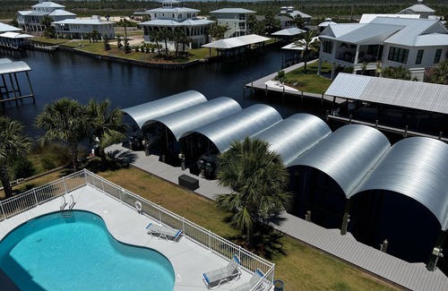 Mexico Beach Condo | Grouper Hole/covered boat slip/pool/2BD-2BA/sleeps 6