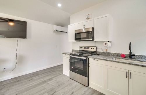 Grove Cottage | Grove Cabin - Walk to Grand Lake o' the Cherokees!