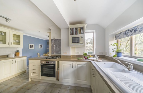 Holworth House | Grove Lodge - sleeps 11 guests in 6 bedrooms