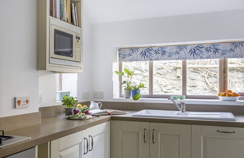 Holworth House | Grove Lodge - sleeps 11 guests in 6 bedrooms