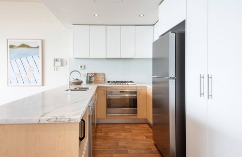 Aspendale Apartment | Groves Sunset Views in Aspendale