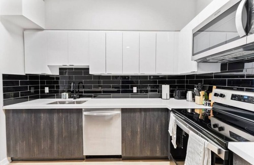 Peterborough Apartment | GSLofts - Unit 204 · Chic Red Bricks Loft 204 - 2 Bed in Downtown