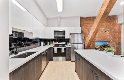 Peterborough Apartment | GSLofts - Unit 204 · Chic Red Bricks Loft 204 - 2 Bed in Downtown