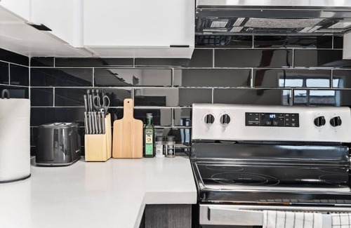 Peterborough Apartment | GSLofts - Unit 204 · Chic Red Bricks Loft 204 - 2 Bed in Downtown