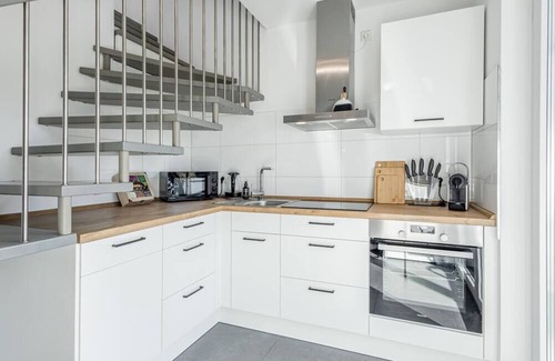 Guetersloh Apartment | GT-City Suite 01 I Gasgrill I Smart-TV I Balkon