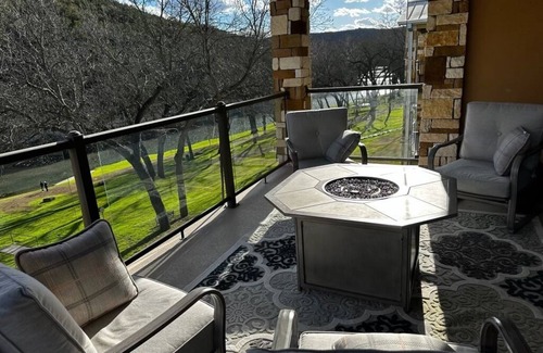 New Braunfels Condo | Guadalupe Riverfront Condo, the River is literally in the back yard!