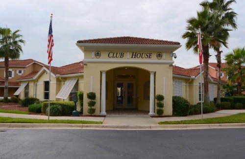 Lake Berkley House | Guard-Gated Resort:Private Pool & Free Wi-Fi!