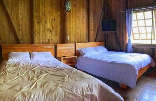 Guatape Cottage | Guatape Cabaña with lake exit and stone view