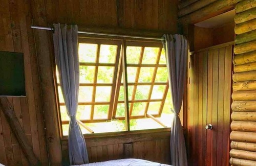 Guatape Cottage | Guatape Cabaña with lake exit and stone view