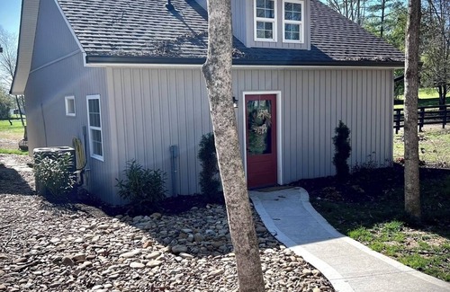 Ashley Oaks Cottage | Guest Cottage with a BoHo Vibe