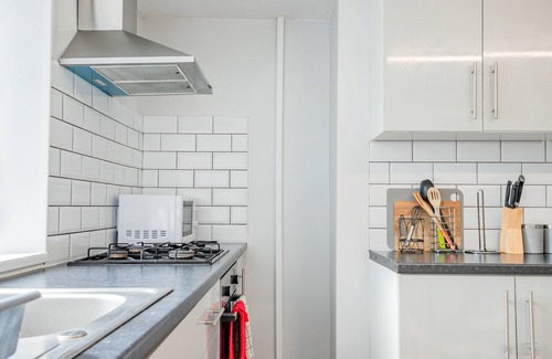 Bradford House | Guest Homes | Beautiful 5 bed in Bradford