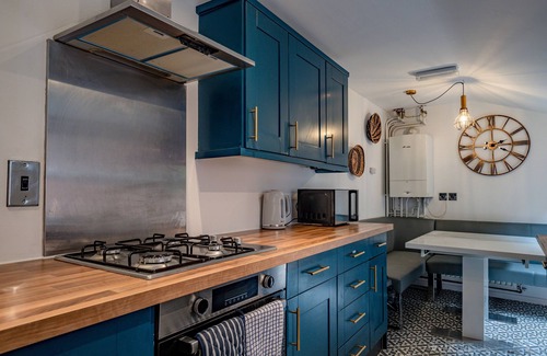 Worcester House | Guest Homes - Park Street, 5 Bed Worcester