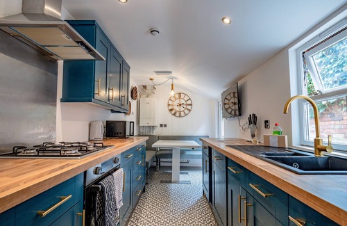 Worcester House | Guest Homes - Park Street, 5 Bed Worcester