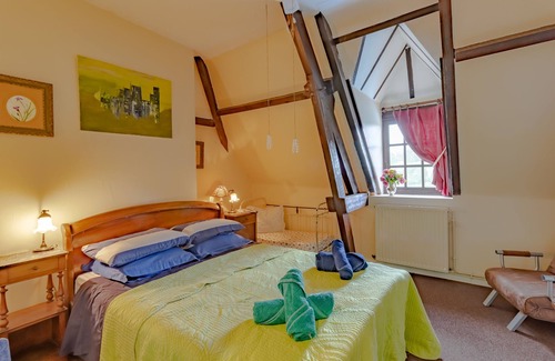 Saint-Amand-de-Vergt House | Guest House 'Chambre D'hôtes Iris' with Shared Pool, Shared Terrace and Wi-Fi