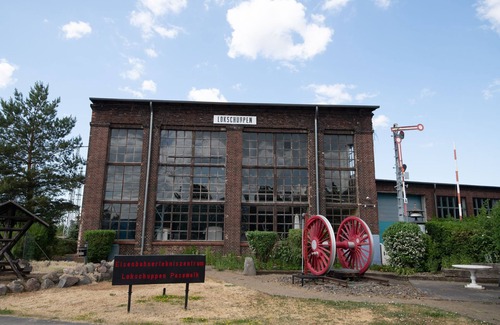 Pasewalk Apartment | Guest house Besandung vacation apartment - Lokschuppen Pasewalk- guest houses with double rooms, single rooms