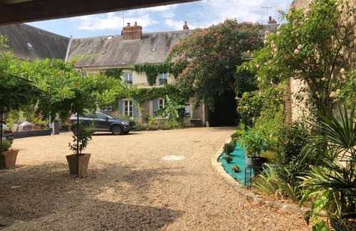 Les Ormes House | Guest House 'Chambre D'hote' with Shared Pool, Private Terrace and Wi-Fi
