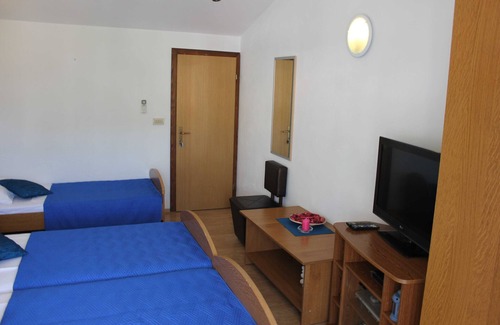 Ploce Apartment | Guest House San Antonio-Triple Room with Balcony no.5