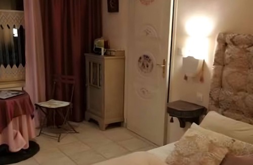 Pont-Melvez Bed & Breakfast | Guest House 'Suite Confort' with Private Terrace, Shared Garden and Wi-Fi