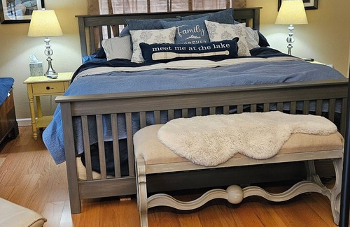 Lake Goodwin House | Guest House with private hot tub, sauna, lake front access, EV Charger