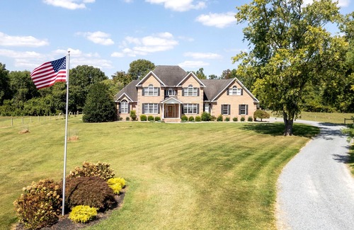 Sudlersville House | Guest Lodge | Private Pool | Outdoor Dining | Game Room