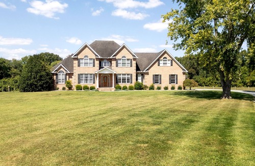 Sudlersville House | Guest Lodge | Private Pool | Outdoor Dining | Game Room