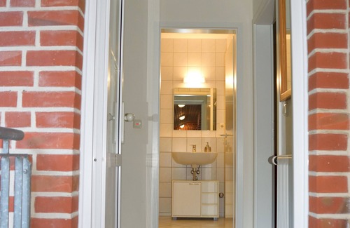 Puttgarden Apartment | Guest room with kitchen and bathroom for 2-4 people near the beach.