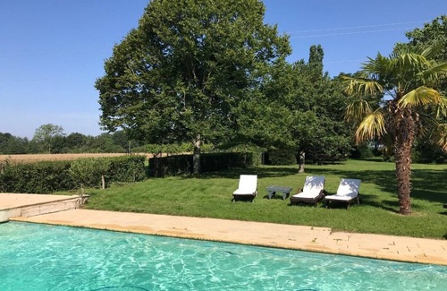 Prunay-Cassereau Bed & Breakfast | Guest room with private exterior access, located on the 1st floor.