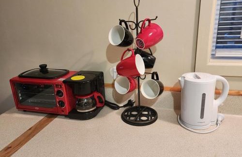 Oamaru Apartment | Guest Suite with private entry own kitchen and bathroom