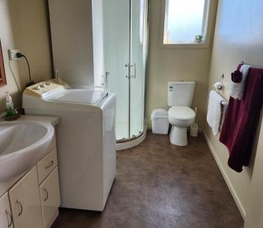 Oamaru Apartment | Guest Suite with private entry own kitchen and bathroom