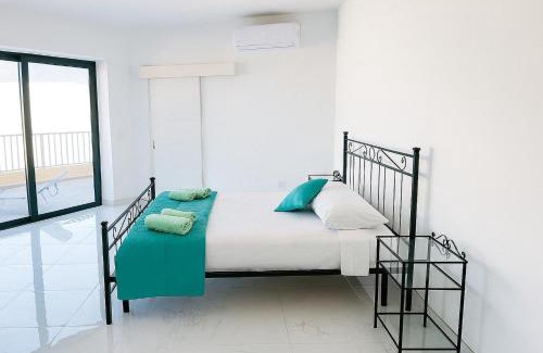 Marsalforn Apartment | GuestHost - Penthouse with Jacuzzi in Gozo Island!