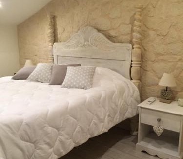 Sainte-Foy-d'Aigrefeuille House | Guesthouse Le Pujol