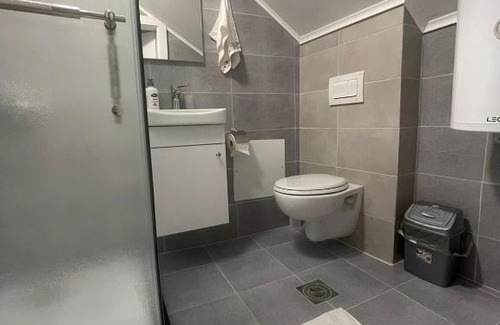 Kolovicë House | Guesthouse 12a