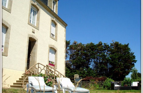 Plonevez-Porzay Bed & Breakfast | guesthouse in a rural air .