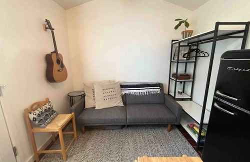Rio Vista House | Guesthouse w/ Kitchen Near River / Downtown / TXST