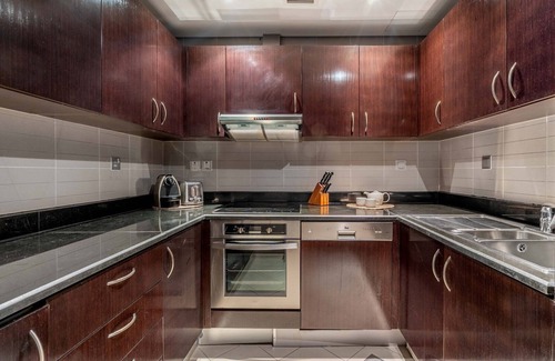 Palm Jumeirah Apartment | GuestReady - A Glimpse of Burj Al Arab