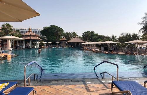 Palm Jumeirah Apartment | GuestReady - A Glimpse of Burj Al Arab