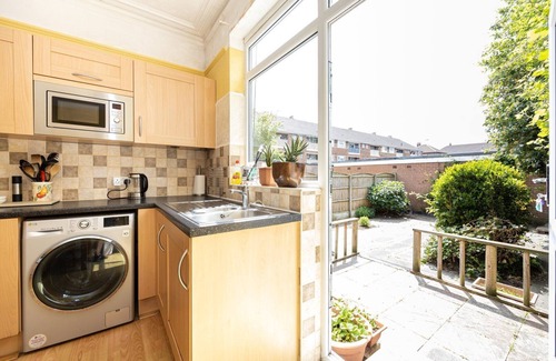 Trafford Apartment | GuestReady - Enchanting life in Gorse Hill