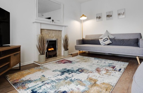 Eccles House | GuestReady - Newly renovated near Trafford centre