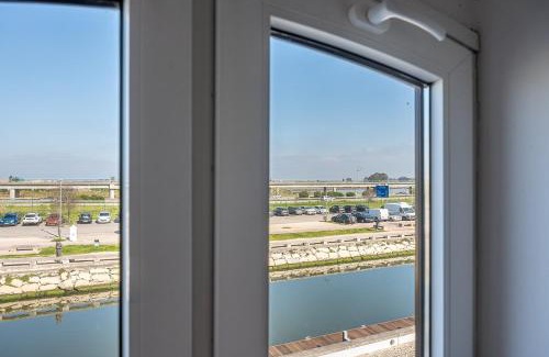 Aveiro Apartment | GuestReady - Ria Reflection Studio F