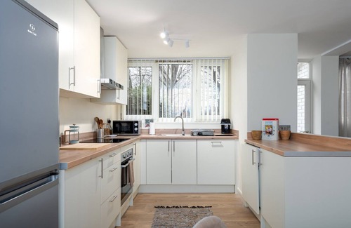 Kilburn Apartment | GuestReady - Spacious retreat at Grange Park