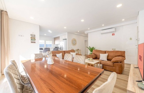 Charneca de Caparica e Sobreda Apartment | GuestReady - Striking Hideaway in Almada