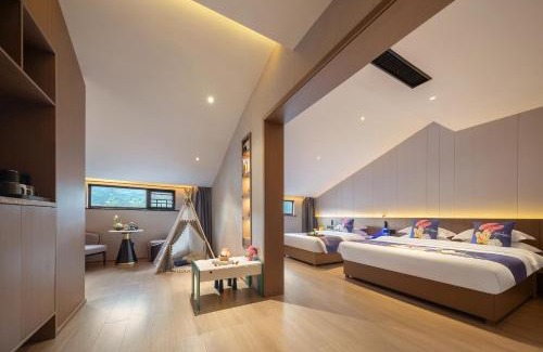 Wulingyuan Hotel | GUI YUAN ZHEN PIN HOTEL- Approximately 3 kilometers from the East Gate of Zhangjiajie National Forest Park - Free one-way pick-up or drop-off service for over 3 nights - English speaking customer service