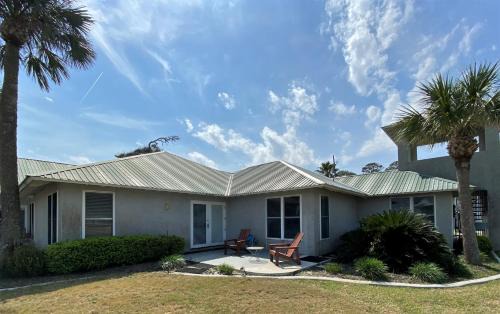 Jekyll Island Apartment | GUIDING LIGHT UNIT C - GROUNDFLOOR apts