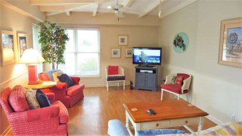 Jekyll Island Apartment | GUIDING LIGHT UNIT C - GROUNDFLOOR apts