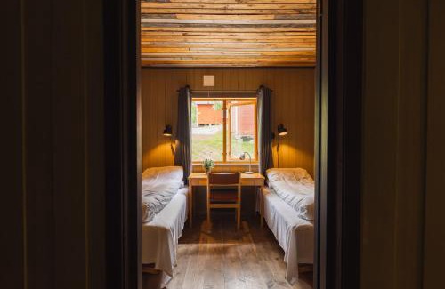 Glomfjord Hotel | Gulbrakka Basecamp