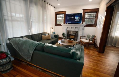 Gulfport House | Gulf Coast Craftsman - Cozy, Charming & Central!