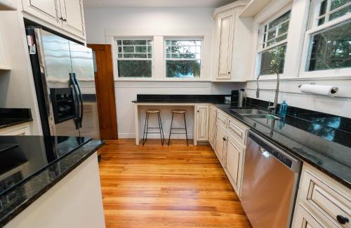 Gulfport House | Gulf Coast Craftsman - Cozy, Charming & Central!