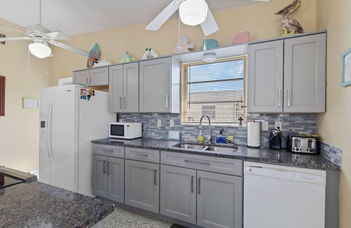 North Port House | Gulf Coast Getaway: Pool Kayaks Fishing