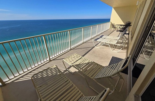 Thomas Drive Condo | GULF CREST BEACH FRONT CONDO! 2 BEDROOMSnINQUIRE ABOUT MONTHLY SNOWBIRD RATES!